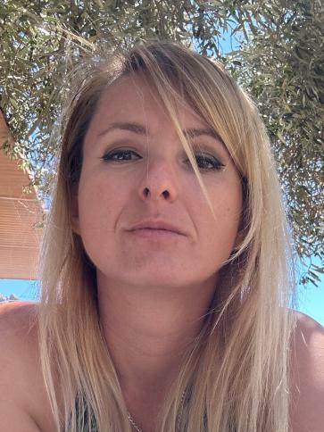 Zsuzsi, 41 éves spanyolországi társkereső nő profil fotója Zsuzsi, 41 éves spanyolországi társkereső nő profil fotója