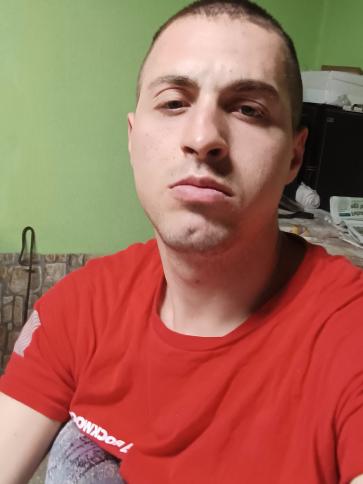 Szilárd, 23 éves zalagyömörői társkereső férfi profil fotója