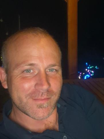 Zoltán, 40 éves kiskunfélegyházi társkereső férfi profil fotója
