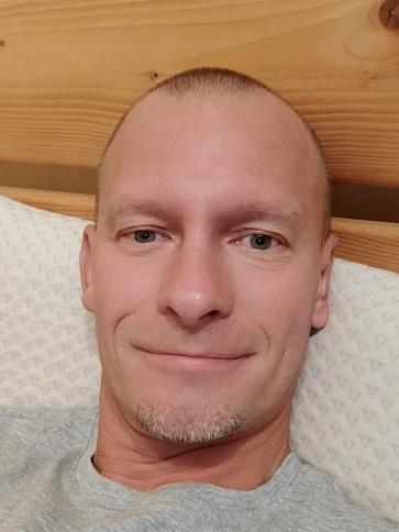 Gábor, 46 éves polgárdi társkereső férfi profil fotója