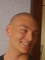 Sziasztok! Benedek vagyok. Komoly kartali párkereső nők jelentkezését várom.