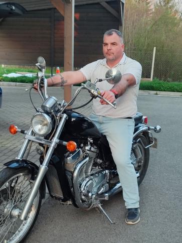 András, 39 éves győri társkereső férfi profil fotója