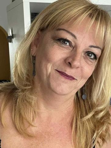 Krisztina, 48 éves Budapest XVIII. kerületi társkereső nő profil fotója Krisztina, 48 éves Budapest XVIII. kerületi társkereső nő profil fotója
