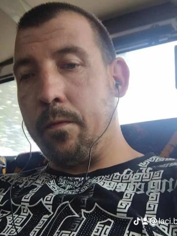 Laci, 35 éves bakonytamási társkereső férfi profil fotója
