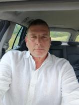 Sziasztok! Bertalan vagyok. Komoly győrújbaráti párkereső nők jelentkezését várom.