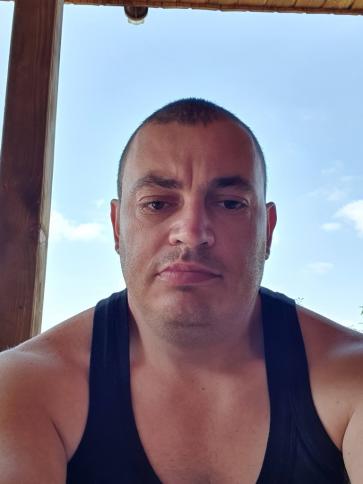 Zoltan, 40 éves turai társkereső férfi profil fotója
