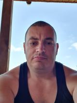Sziasztok! Zoltan vagyok. Komoly turai párkereső nők jelentkezését várom.