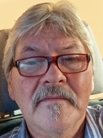 Péter, 71 éves ötvöskónyi társkereső férfi profil fotója