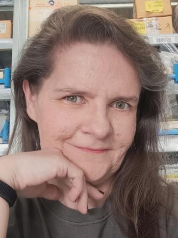 Éva, 49 éves Budapest XIV. kerületi társkereső nő profil fotója Éva, 49 éves Budapest XIV. kerületi társkereső nő profil fotója