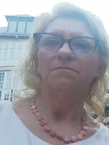 Évi, 61 éves Budapest IV. kerületi társkereső nő profil fotója Évi, 61 éves Budapest IV. kerületi társkereső nő profil fotója