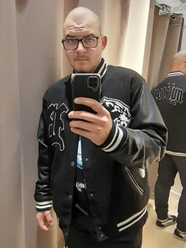 Ákos, 19 éves várpalotai társkereső férfi profil fotója