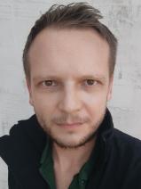 Sziasztok! Tamás vagyok. Komoly hegykői párkereső nők jelentkezését várom.