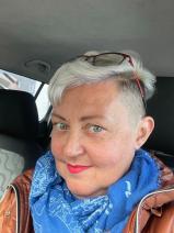 Sziasztok! Andrea vagyok. Online szlovákiai randizni vágyó férfiak jelöljetek kedvencnek.
