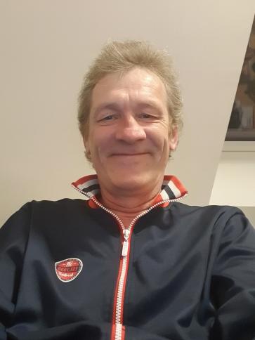 Richárd, 59 éves szolnoki társkereső férfi profil fotója