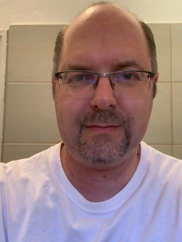 Zoltán, 44 éves mosonmagyaróvári társkereső férfi profil fotója