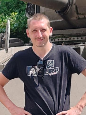 Zsolt, 30 éves törökszentmiklósi társkereső férfi profil fotója