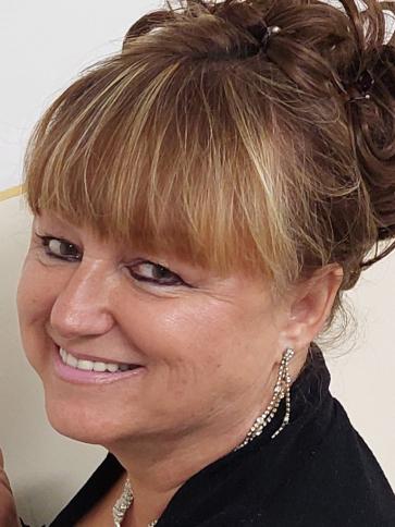Gabi, 60 éves miskolci társkereső nő profil fotója