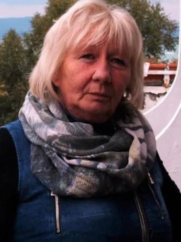 Erzsike, 70 éves bajai társkereső nő profil fotója Erzsike, 70 éves bajai társkereső nő profil fotója