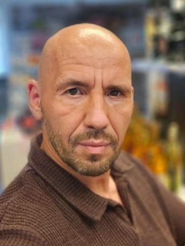 Robert, 49 éves svájci társkereső férfi profil fotója