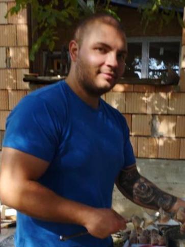 Zoltán, 26 éves pilisi társkereső férfi profil fotója Zoltán, 26 éves pilisi társkereső férfi profil fotója