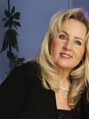 Éva, 70 éves nagytarcsai társkereső nő profil fotója