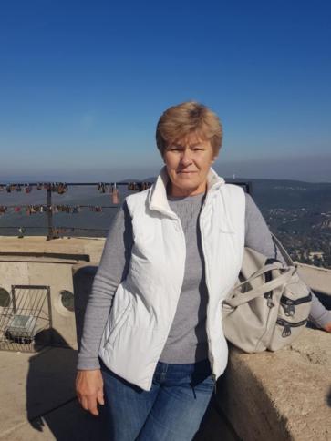 Irénke, 66 éves tököli társkereső nő profil fotója Irénke, 66 éves tököli társkereső nő profil fotója