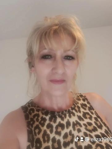 Erzsébet, 56 éves albániai társkereső nő profil fotója