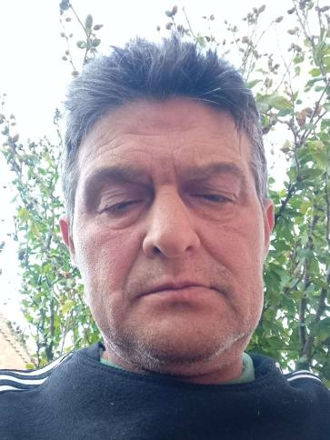 Árpád, 52 éves szerbiai társkereső férfi profil fotója