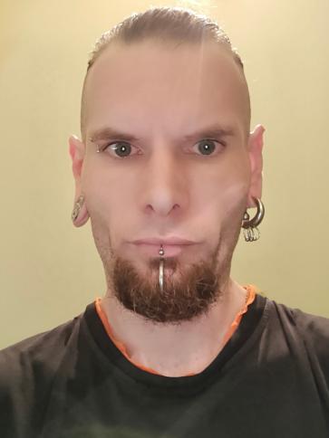 Béla, 37 éves ceglédi társkereső férfi profil fotója