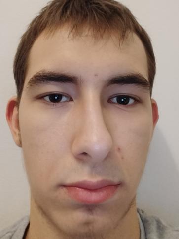 Bence, 21 éves soproni társkereső férfi profil fotója