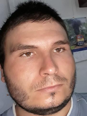 Krisztián, 29 éves kabai társkereső férfi profil fotója Krisztián, 29 éves kabai társkereső férfi profil fotója