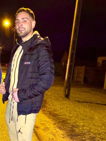 László, 23 éves alsópetényi társkereső férfi profil fotója
