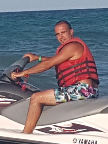 Sándor, 37 éves kalocsai társkereső férfi profil fotója
