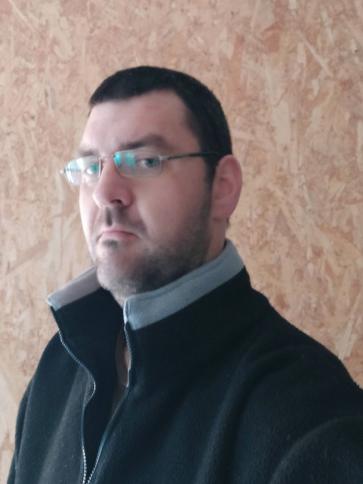 Laci, 36 éves marcali társkereső férfi profil fotója