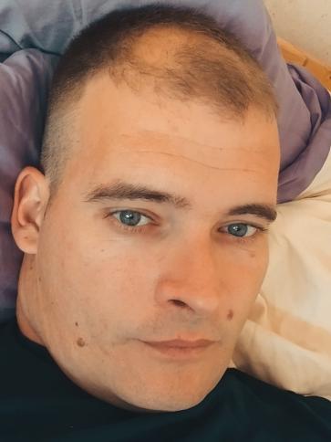 Zsolt, 37 éves tiszacsegei társkereső férfi profil fotója