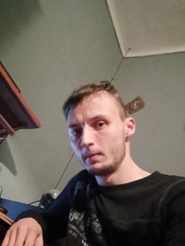 Róbert, 26 éves himodi társkereső férfi profil fotója