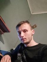 Sziasztok! Róbert vagyok. Komoly himodi párkereső nők jelentkezését várom.