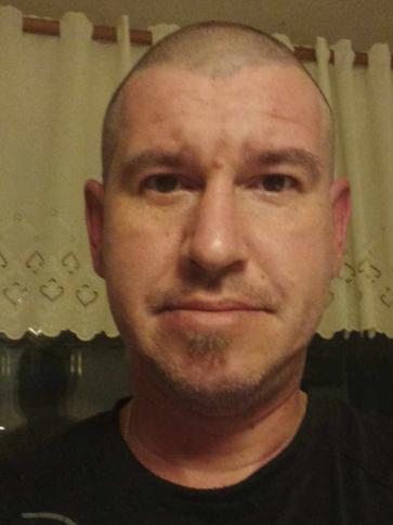 Miklós, 43 éves keszthelyi társkereső férfi profil fotója