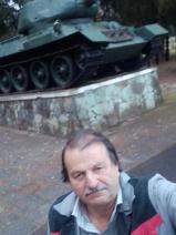Sziasztok! Attila vagyok. Komoly gasztonyi párkereső nők jelentkezését várom.