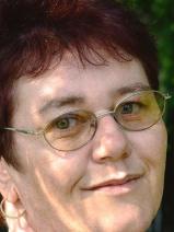 Sziasztok! Amália vagyok. Komoly cecei társkereső férfiak jelentkezését várom.