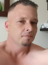 Sziasztok! Roland vagyok. Igényes Budapest XVI. kerületi párkereső nőt keresek.