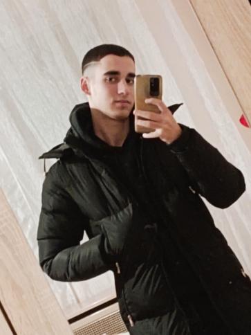 Olivér, 20 éves veszprémi társkereső férfi profil fotója