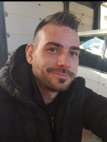 Peti, 33 éves polgárdi társkereső férfi profil fotója