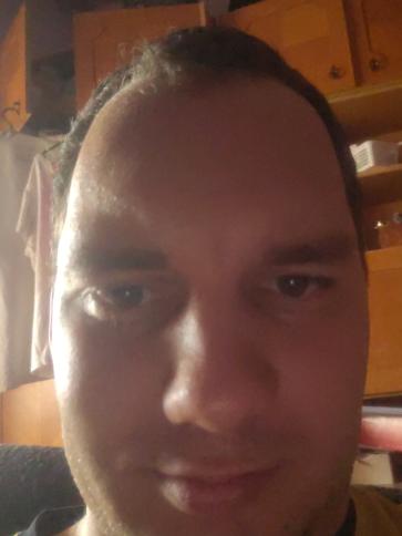 Laci, 31 éves kálmáncsai társkereső férfi profil fotója
