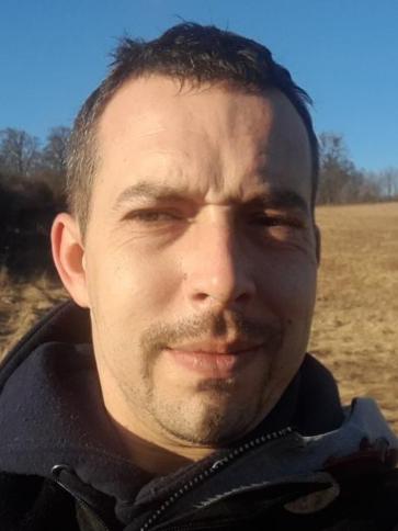 Gábor, 33 éves ózdi társkereső férfi profil fotója