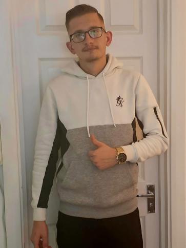 Szabolcs, 21 éves Nagy Britannia kerületi társkereső férfi profil fotója