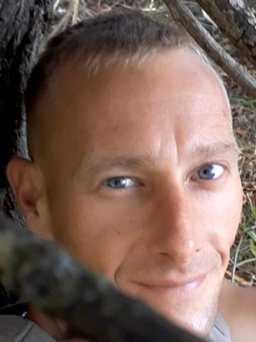 Zsolt, 42 éves újkígyósi társkereső férfi profil fotója Zsolt, 42 éves újkígyósi társkereső férfi profil fotója