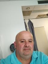 Sziasztok! Viktor vagyok. Ingyenesen megismerhető kazincbarcikai nőkkel randiznék.