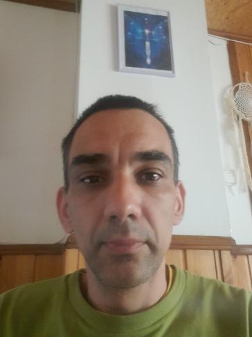 Zoli, 43 éves abasári társkereső férfi profil fotója