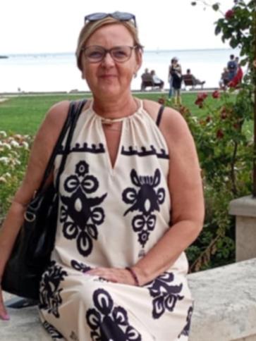 Melinda, 50 éves tatabányai társkereső nő profil fotója Melinda, 50 éves tatabányai társkereső nő profil fotója